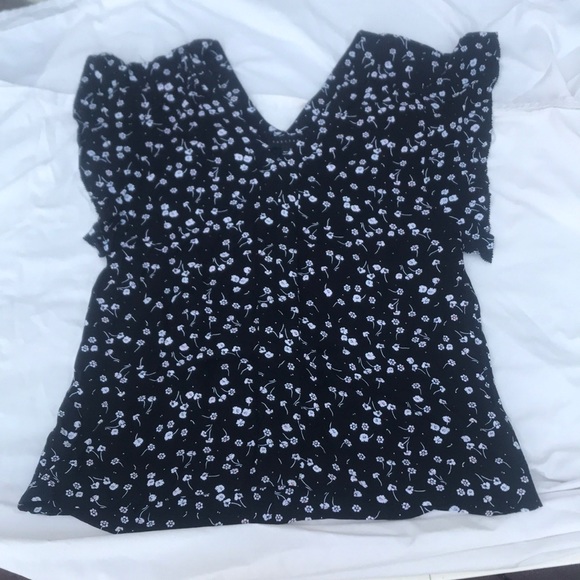 Sanctuary Tops - 4 FOR 25 Sanctuary Black and White Flowered Blouse/Top SM